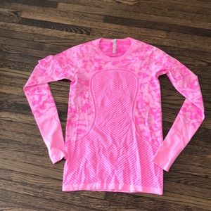 Lululemon long sleeve pink cam top